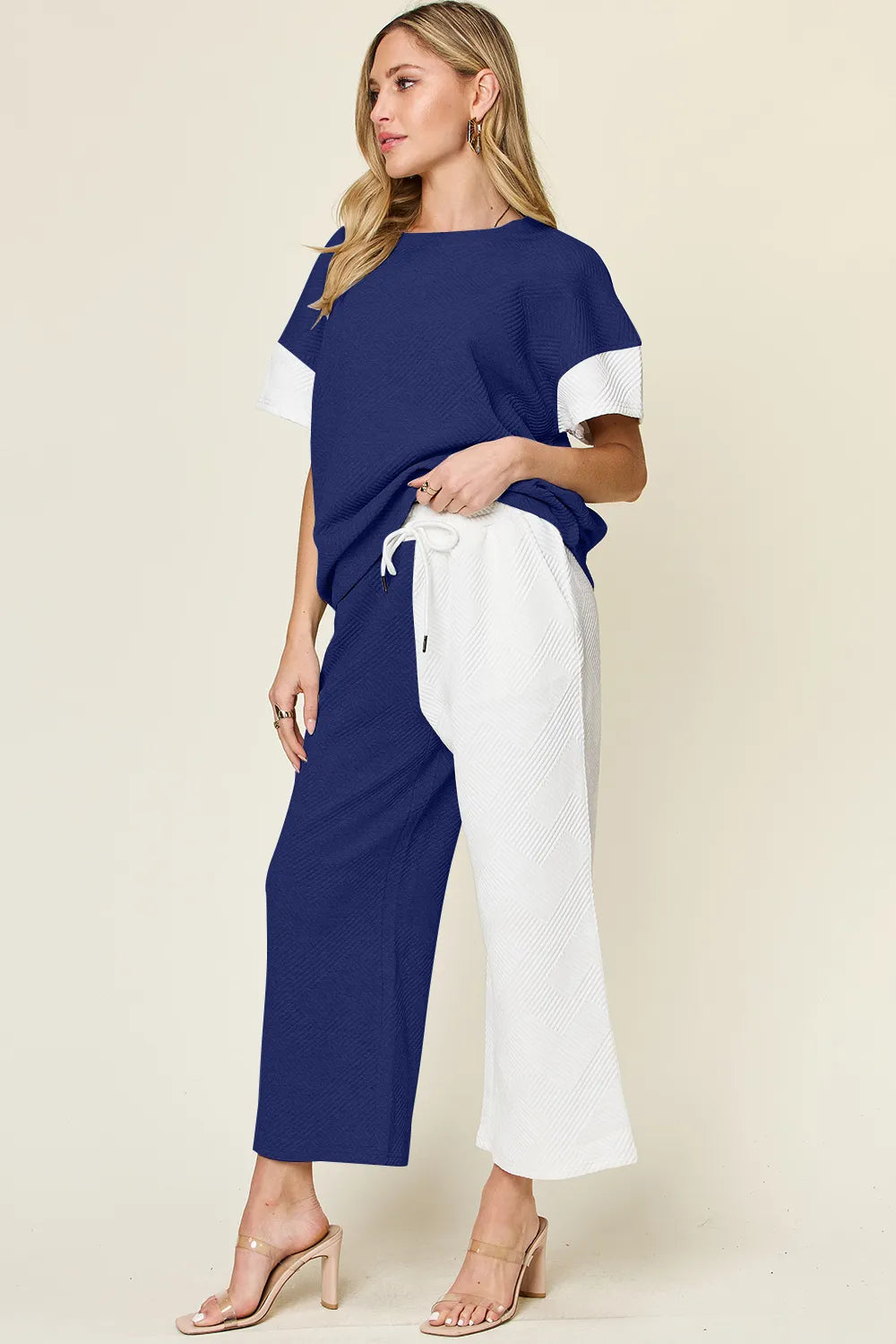 Plus Size Texture Contrast T-Shirt and Wide Leg Pants Set in White for Women