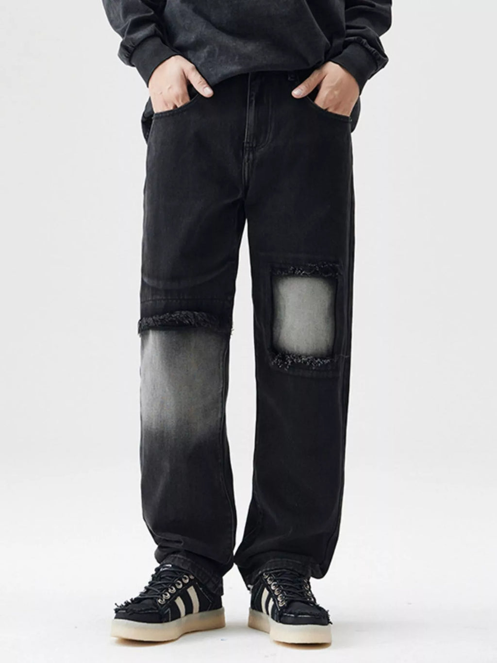 Distressed Loose Fit Jeans in Black for Men