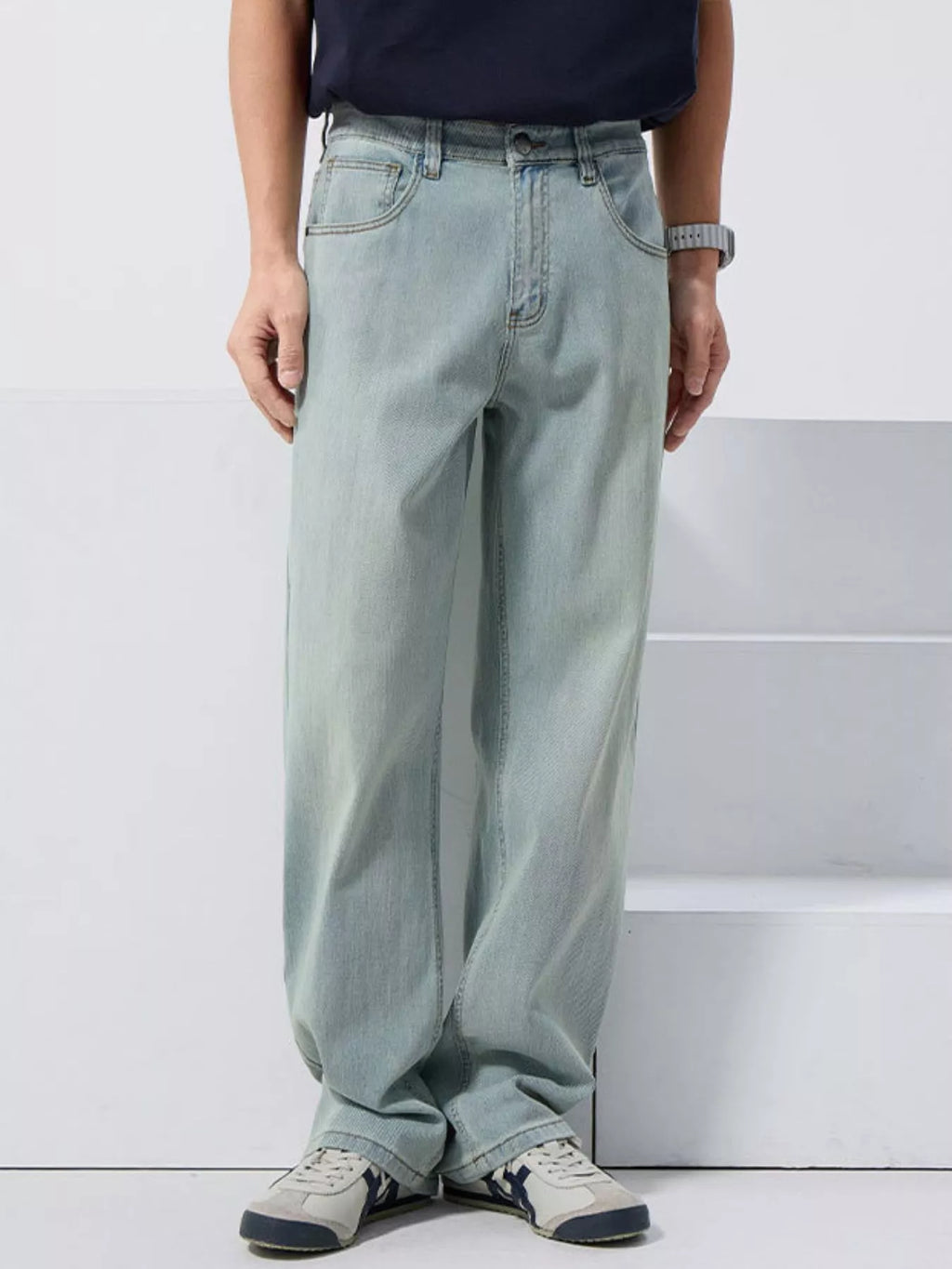 Vintage Wash Loose Fit Jeans in Medium Blue for Men