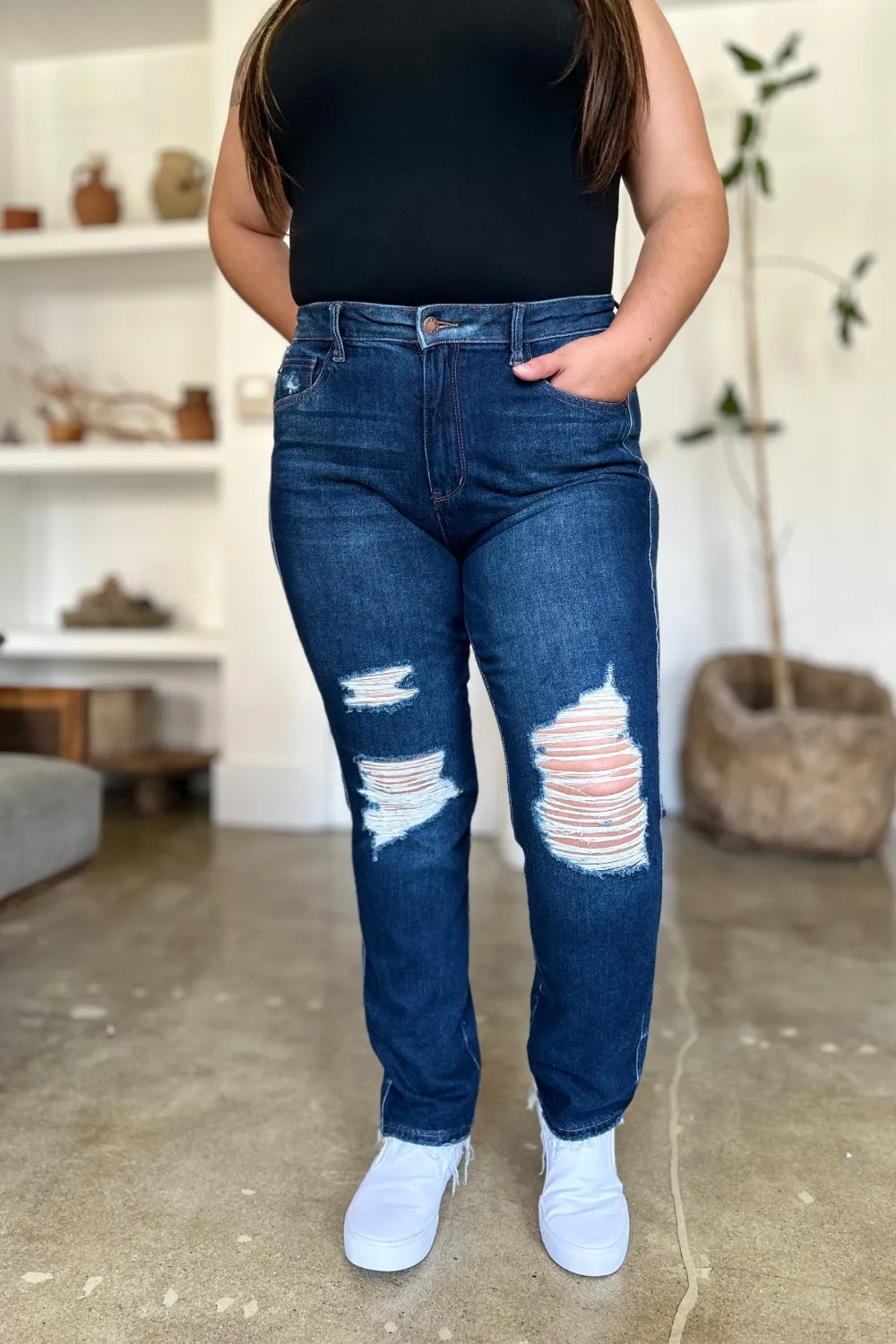Plus Size High Waist Rigid Magic Heavy Destroy Straight Jeans in Dark for Women