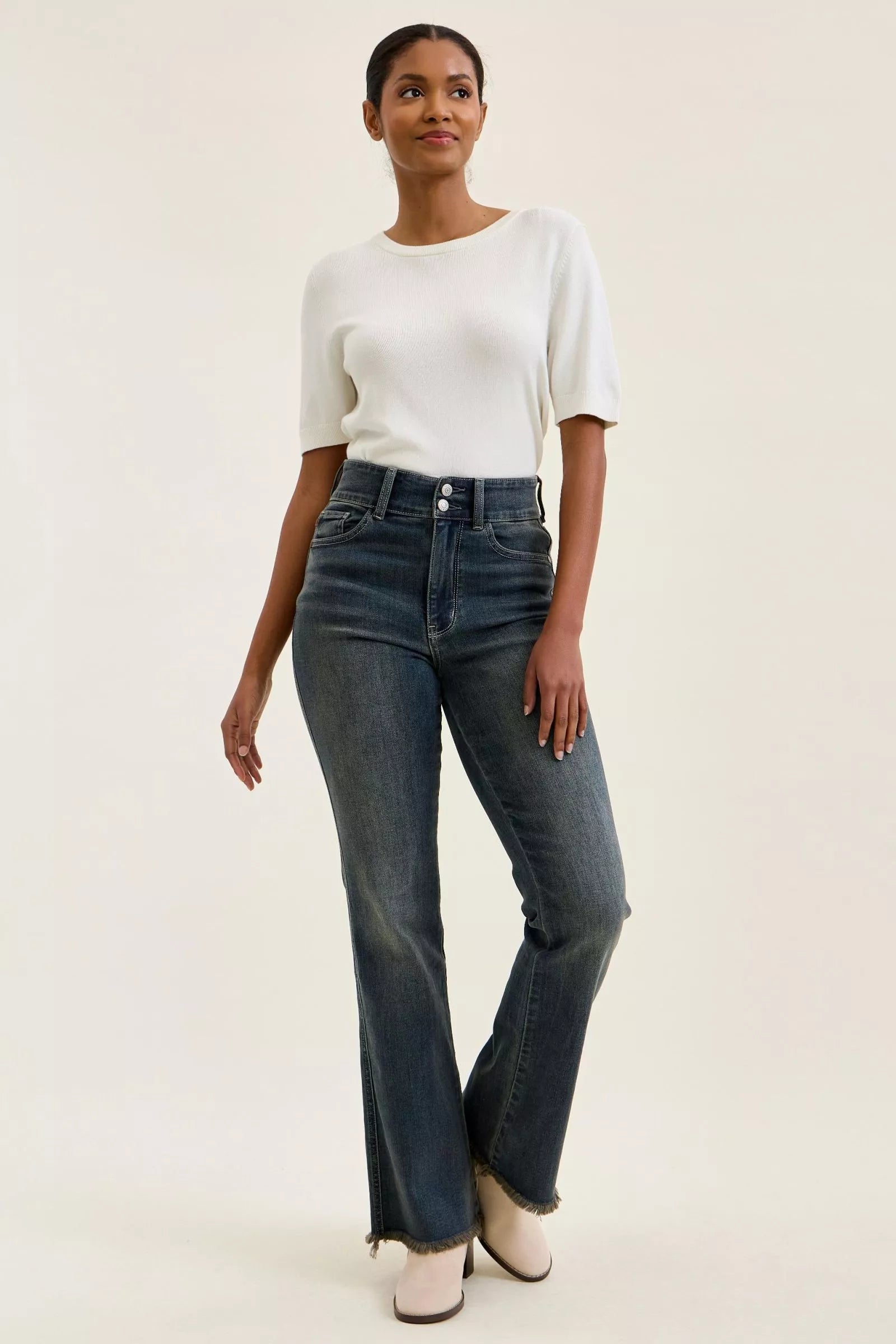 High Waist Double Button Frayed Hem Jeans in Md for Women