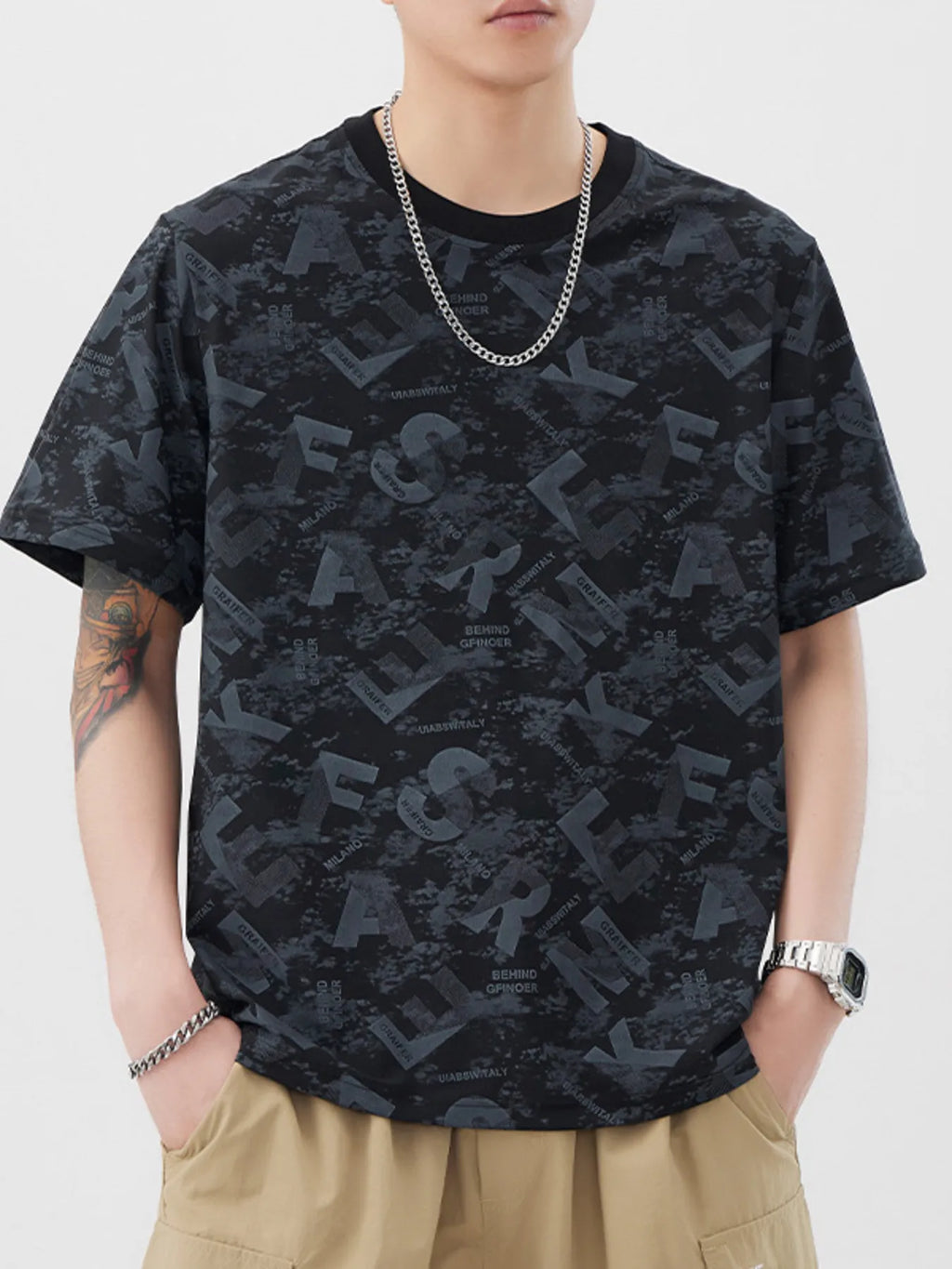 Plus Size Round Neck Graphic T-Shirt in Black for Men