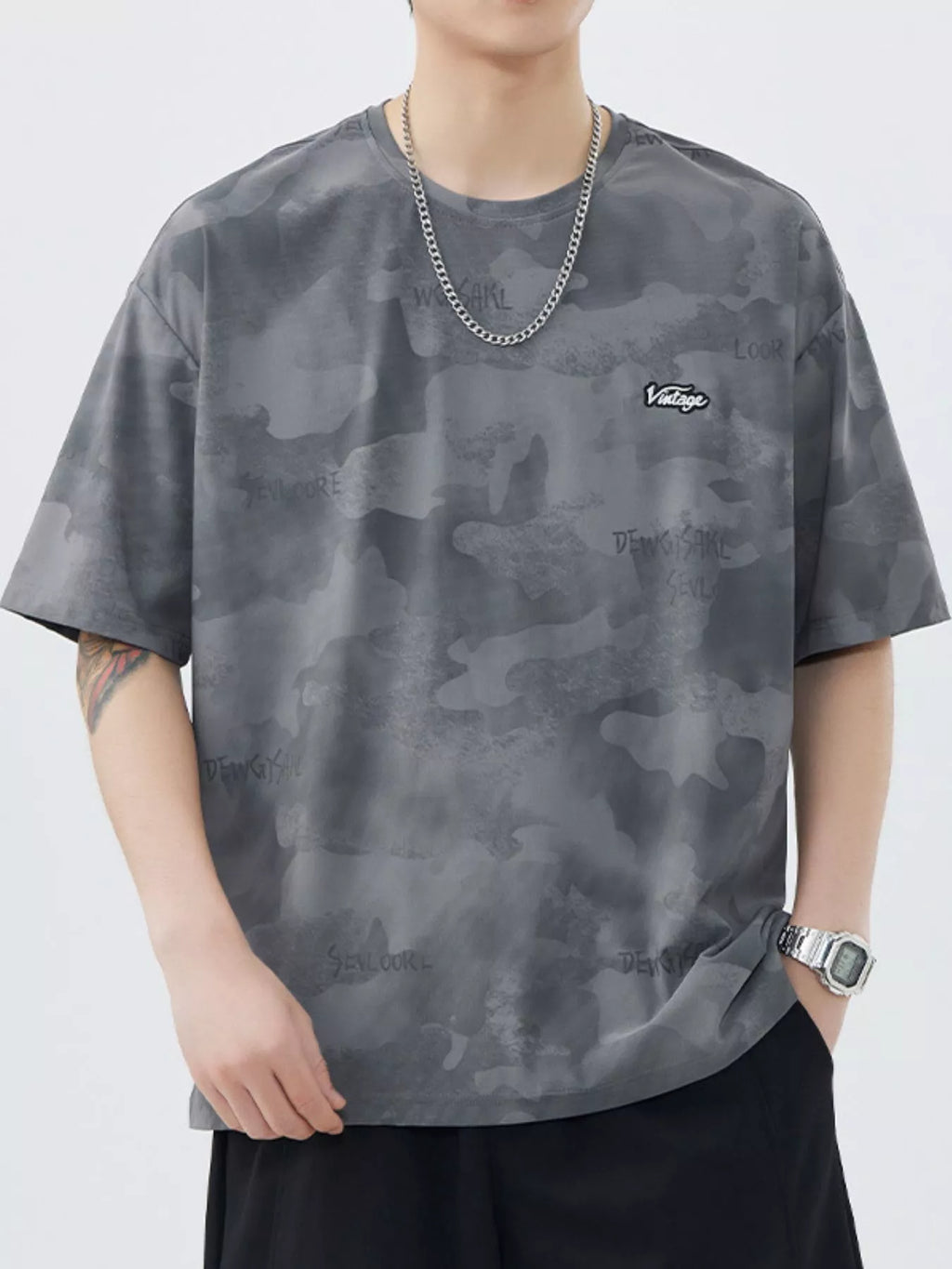 Plus Size Round Neck Relaxed Fit T-Shirt in Black for Men