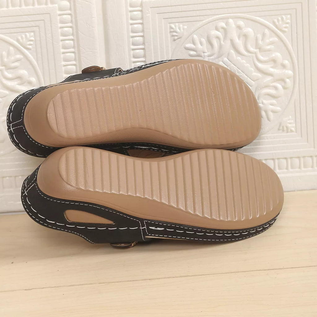 Toe Post Wedge Sandals in Black for Women