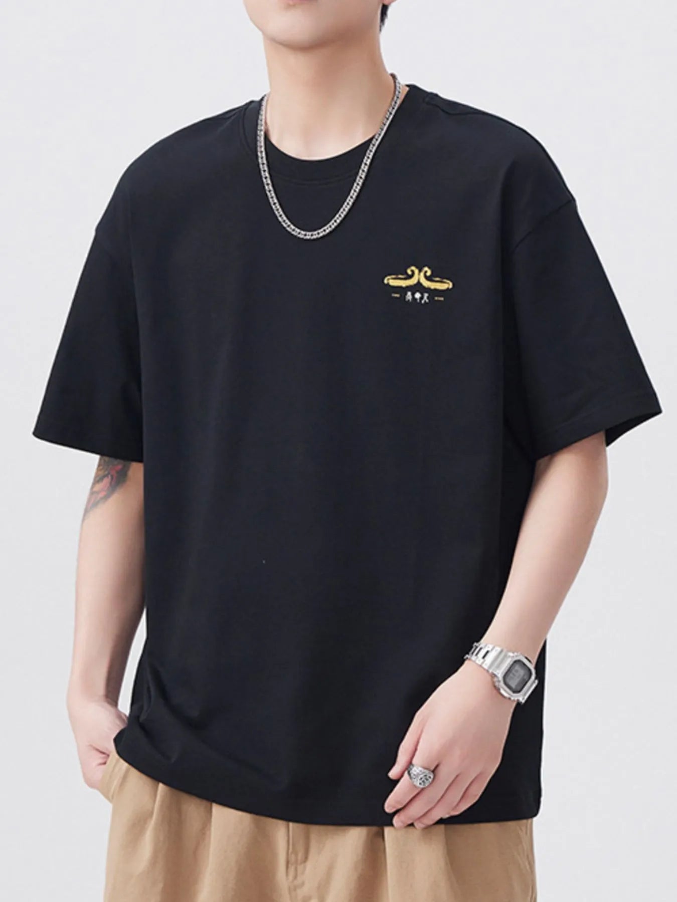Plus Size Round Neck Short Sleeve T-Shirt in Relaxed in Black for Men