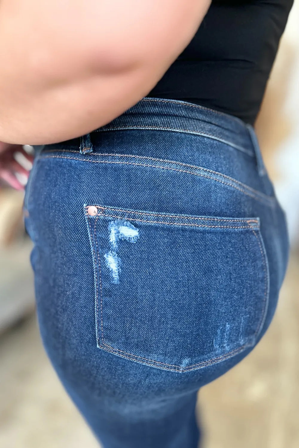 Plus Size High Waist Rigid Magic Heavy Destroy Straight Jeans in Dark for Women