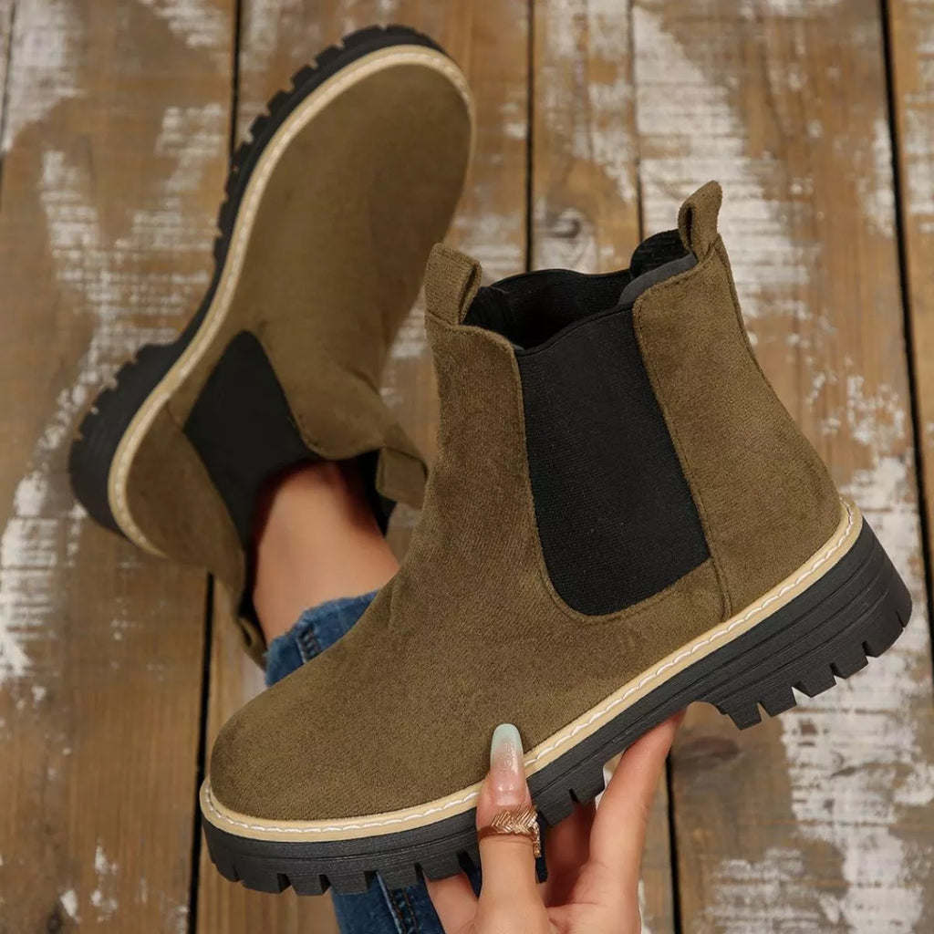 Round Toe Block Heels Boots in Classic in Green for Women