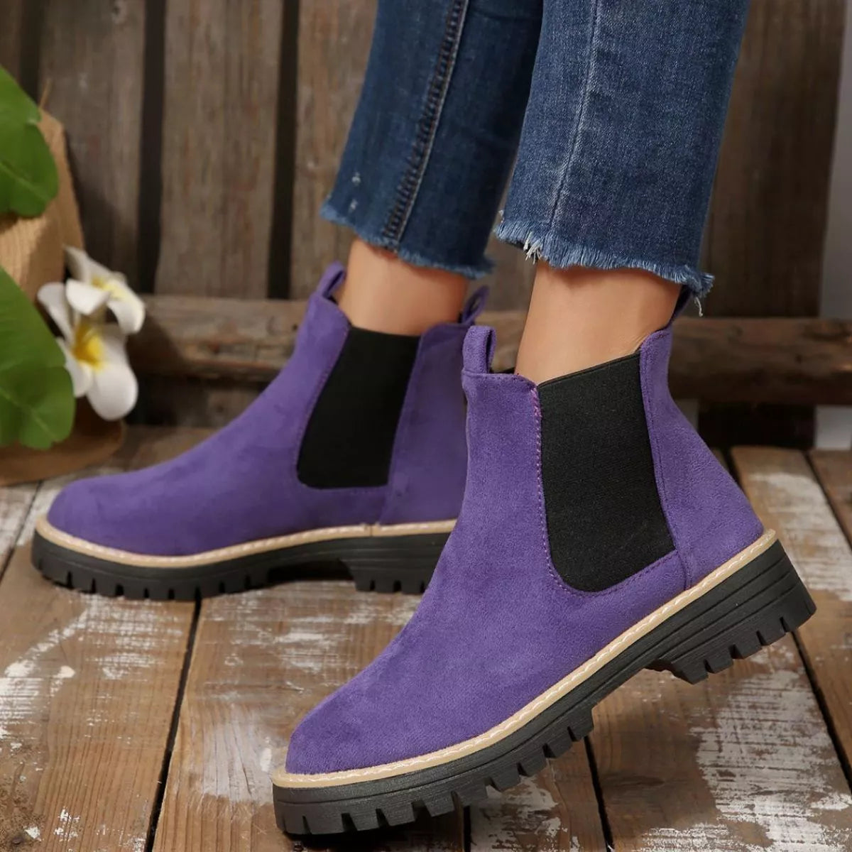 Round Toe Block Heels Boots in Classic in Green for Women