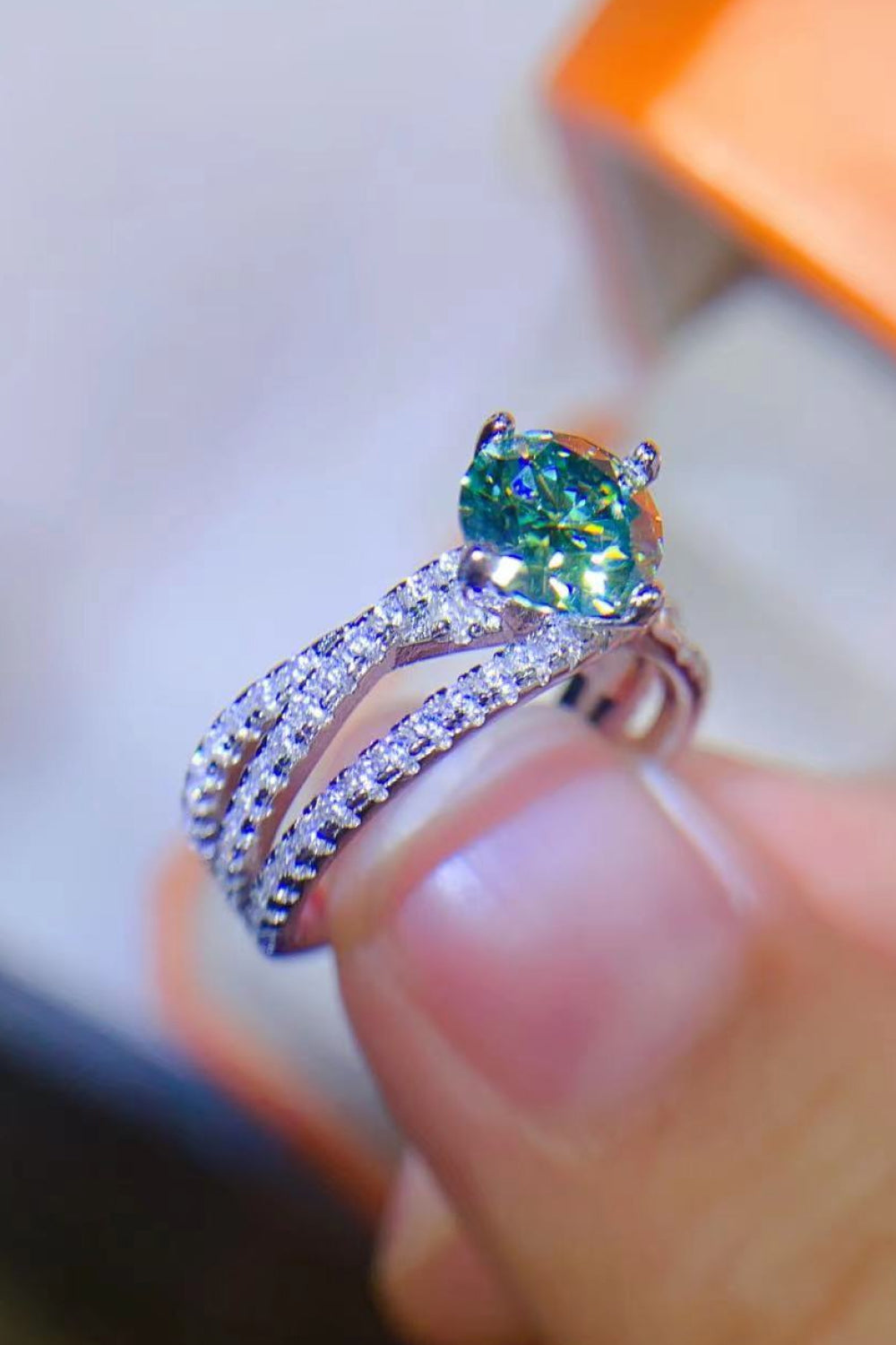 1 Carat Moissanite Contrast 925 Sterling Silver Ring in Light Green for Women