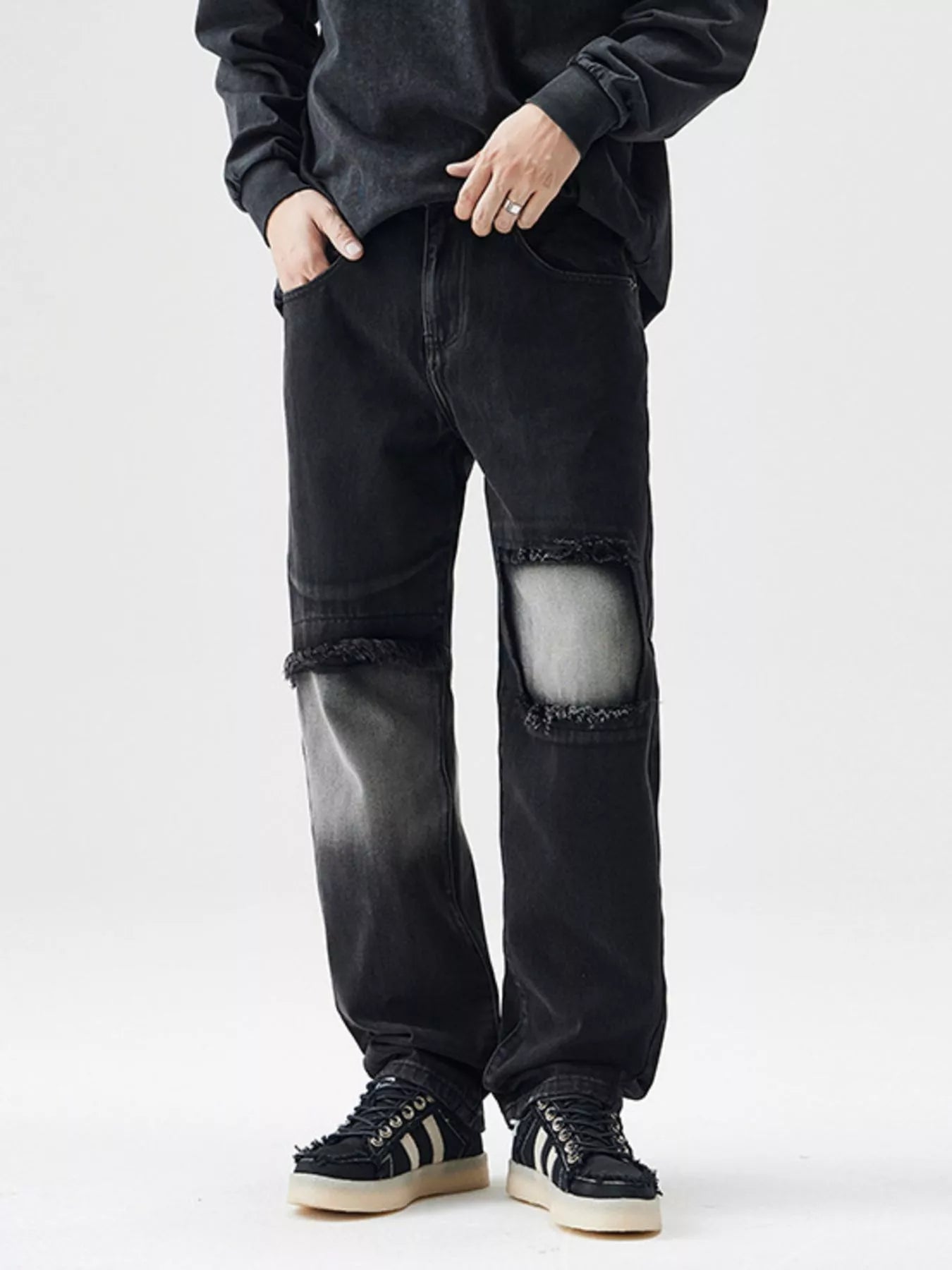 Distressed Loose Fit Jeans in Black for Men
