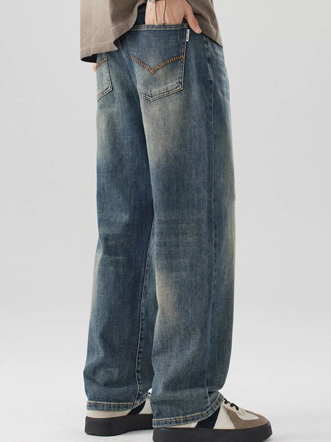 Wide Leg Jeans in Medium for Men