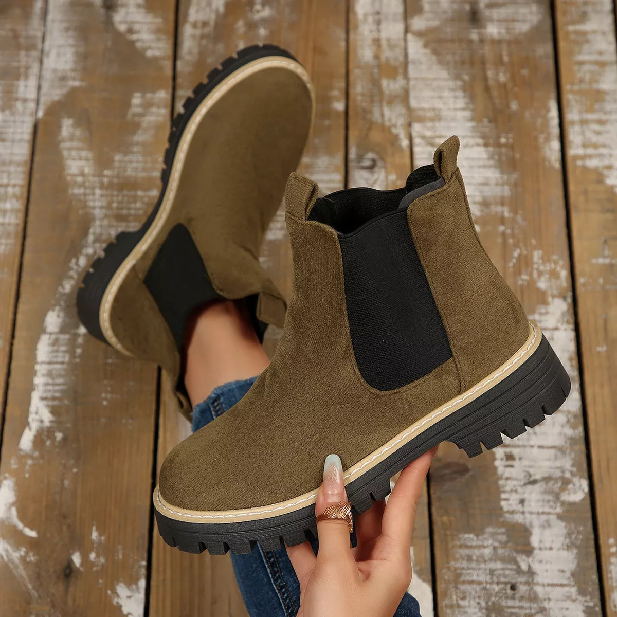 Round Toe Block Heels Boots in Brown in Black for Women