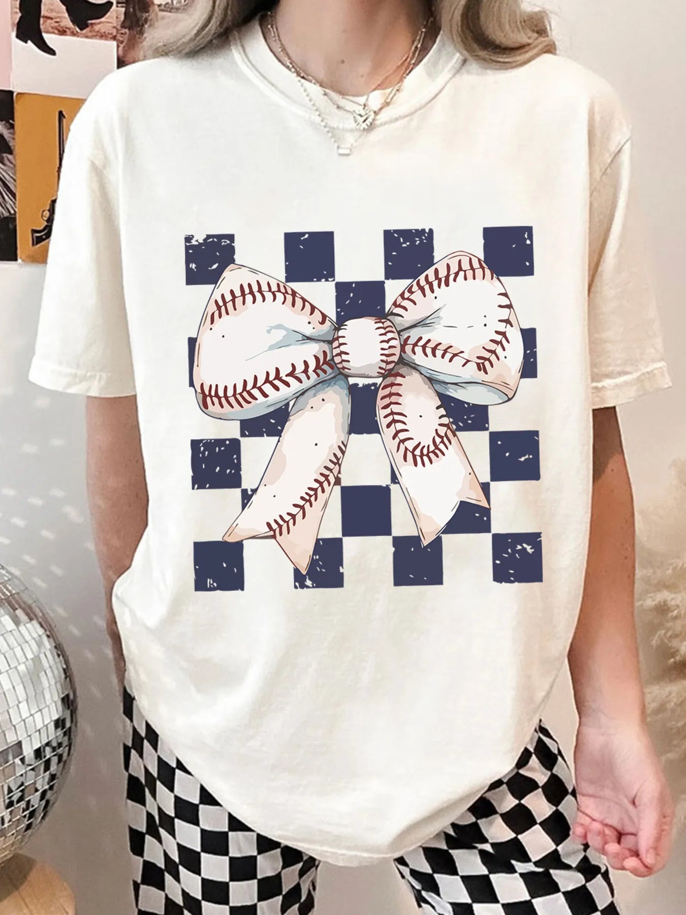 Checkered Bowknot Graphic Crew Neck T-Shirt in White for Women