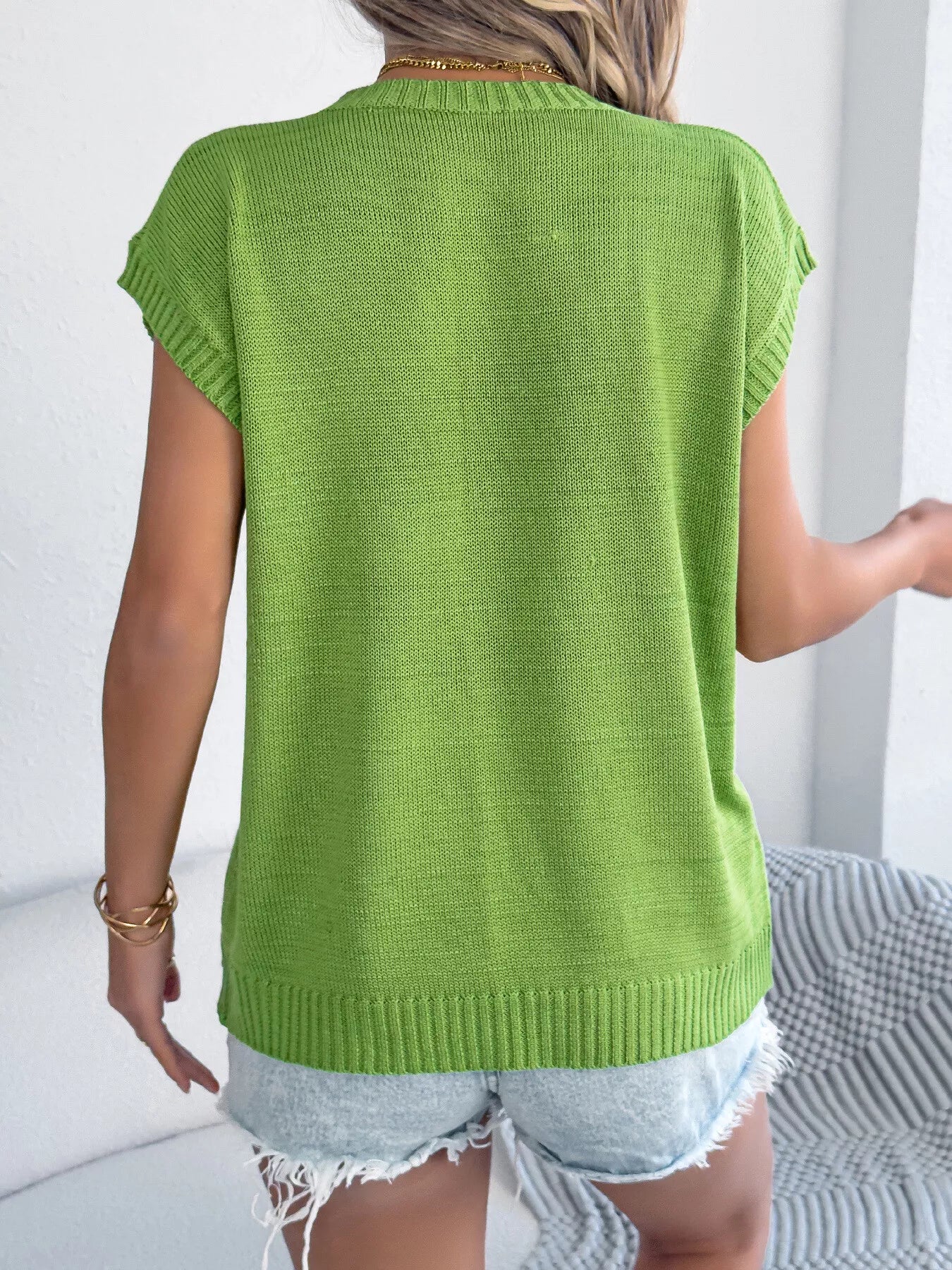 Flower Round Neck Sweater in Green for Women