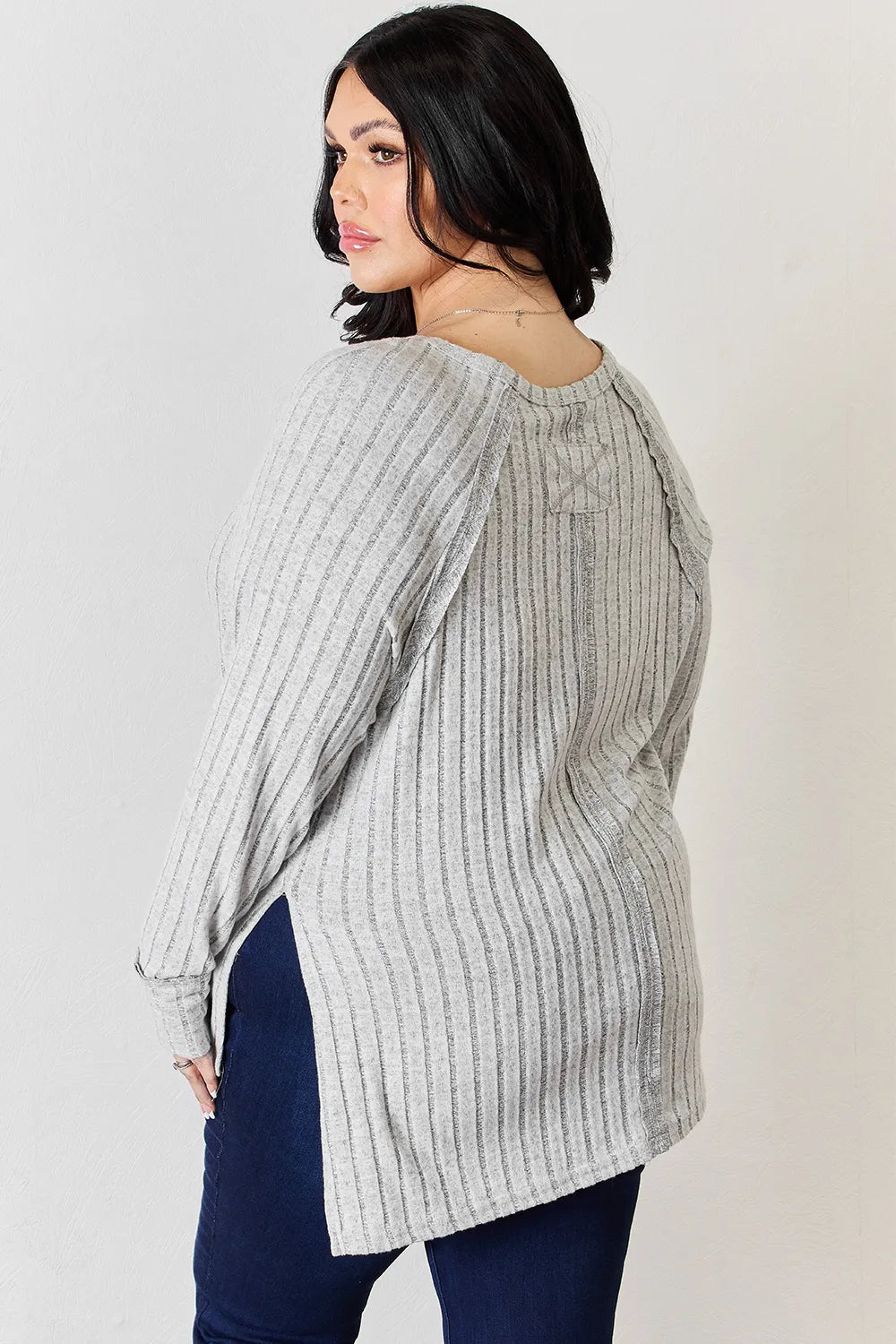 Plus Size Ribbed Round Neck Slit T-Shirt in Green for Women