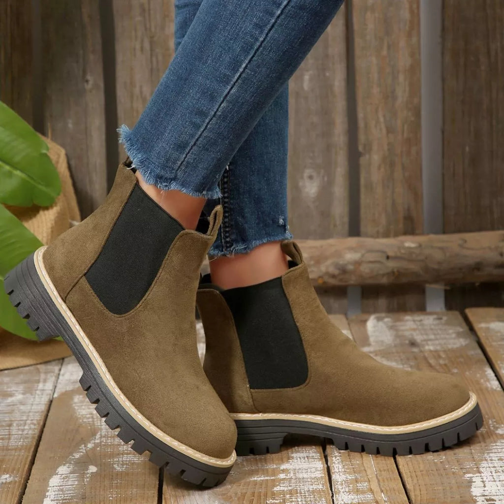 Round Toe Block Heels Boots in Classic in Gray for Women
