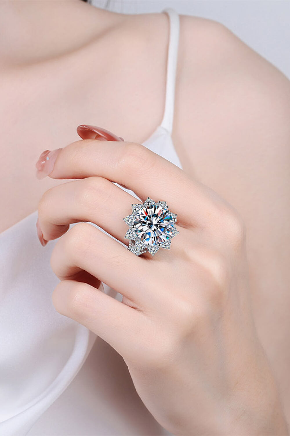 10 Carat Moissanite Flower-Shaped Ring in Silver for Women