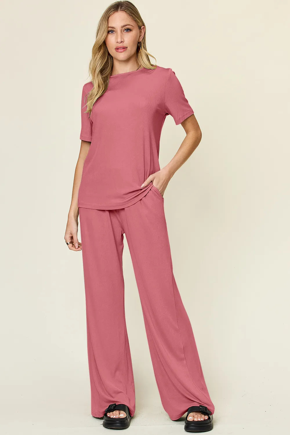 Plus Size Round Neck Short Sleeve T-Shirt and Wide Leg Pants Set in Black for Women