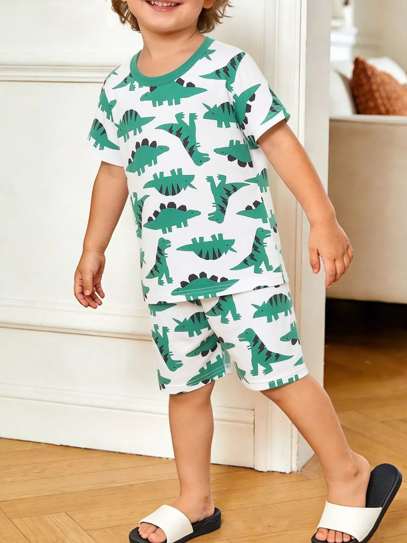 Dinosaur Print Casual Tee and Shorts Set in Green for Boys