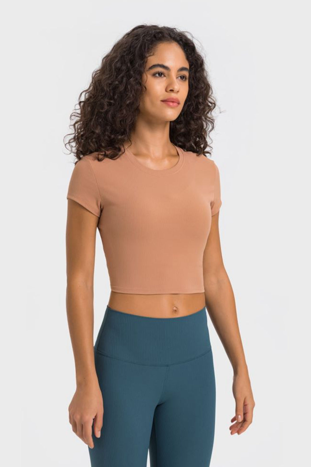Round Neck Short Sleeve Cropped Sports T-Shirt in Black for Women