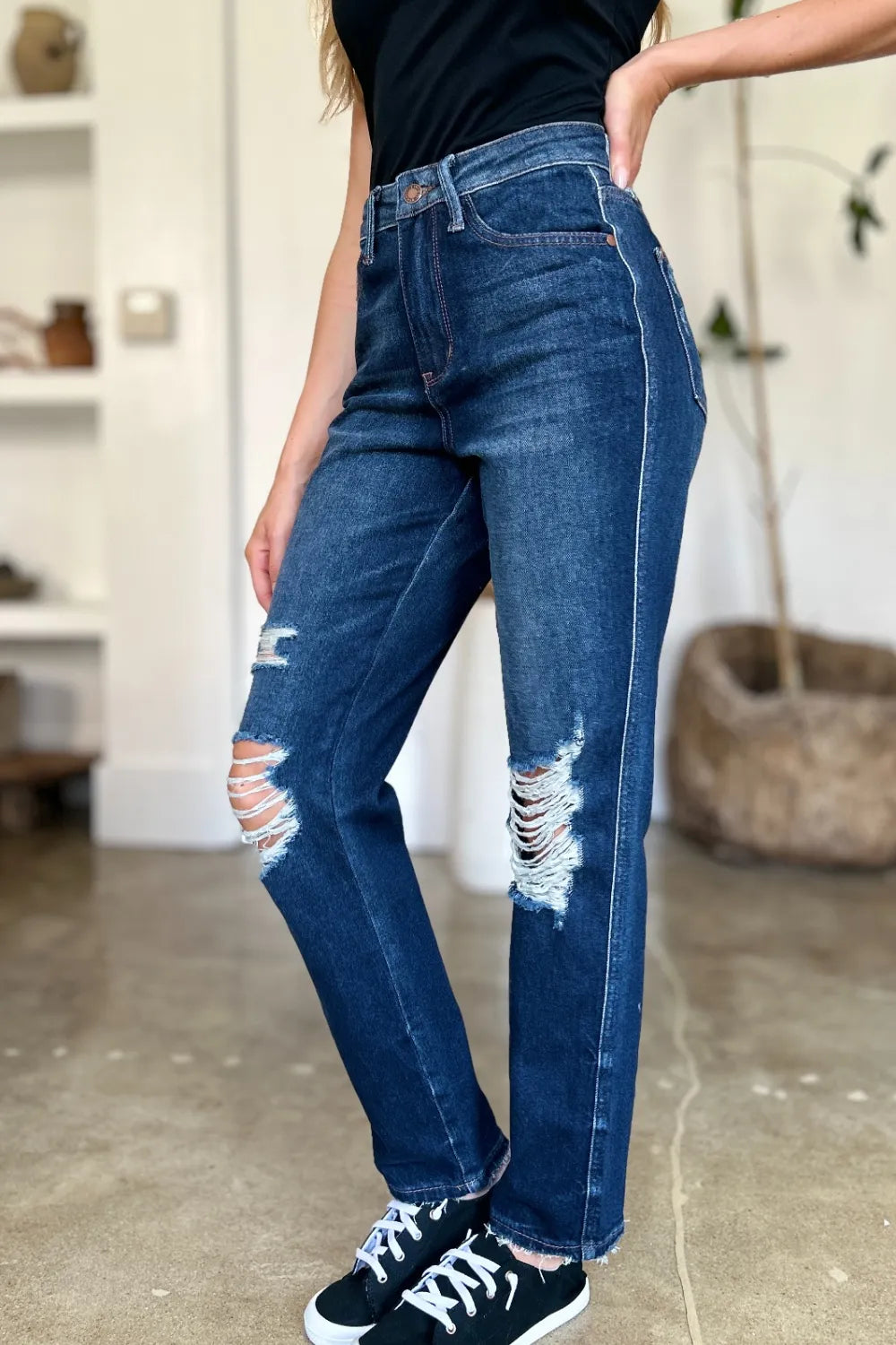Plus Size High Waist Rigid Magic Heavy Destroy Straight Jeans in Dark for Women