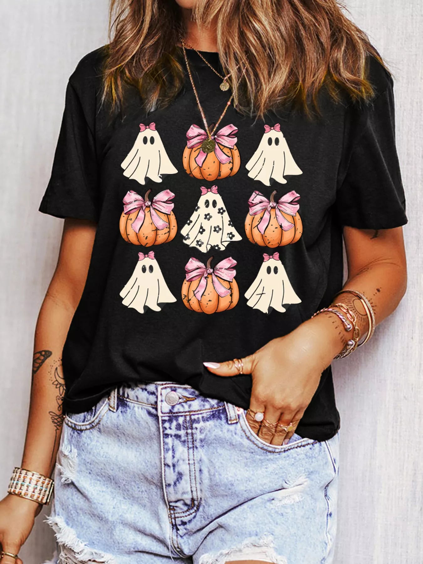 Halloween Bowknot Ghost Pumpkin Graphic T-Shirt in Tan for Women