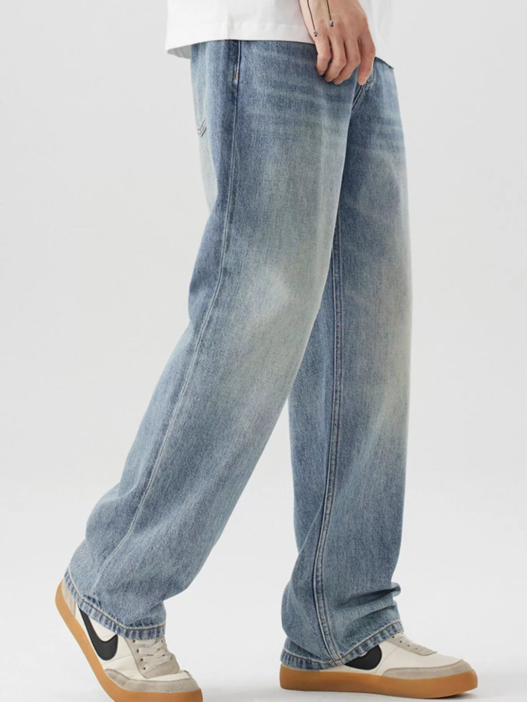 Vintage Wash Loose Fit Jeans in Blue for Men