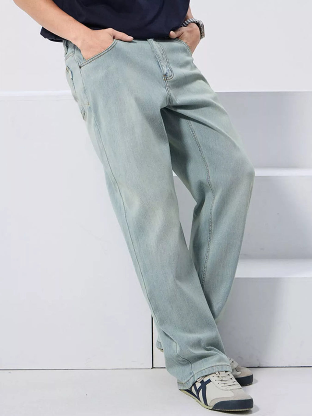 Vintage Wash Loose Fit Jeans in Medium Blue for Men