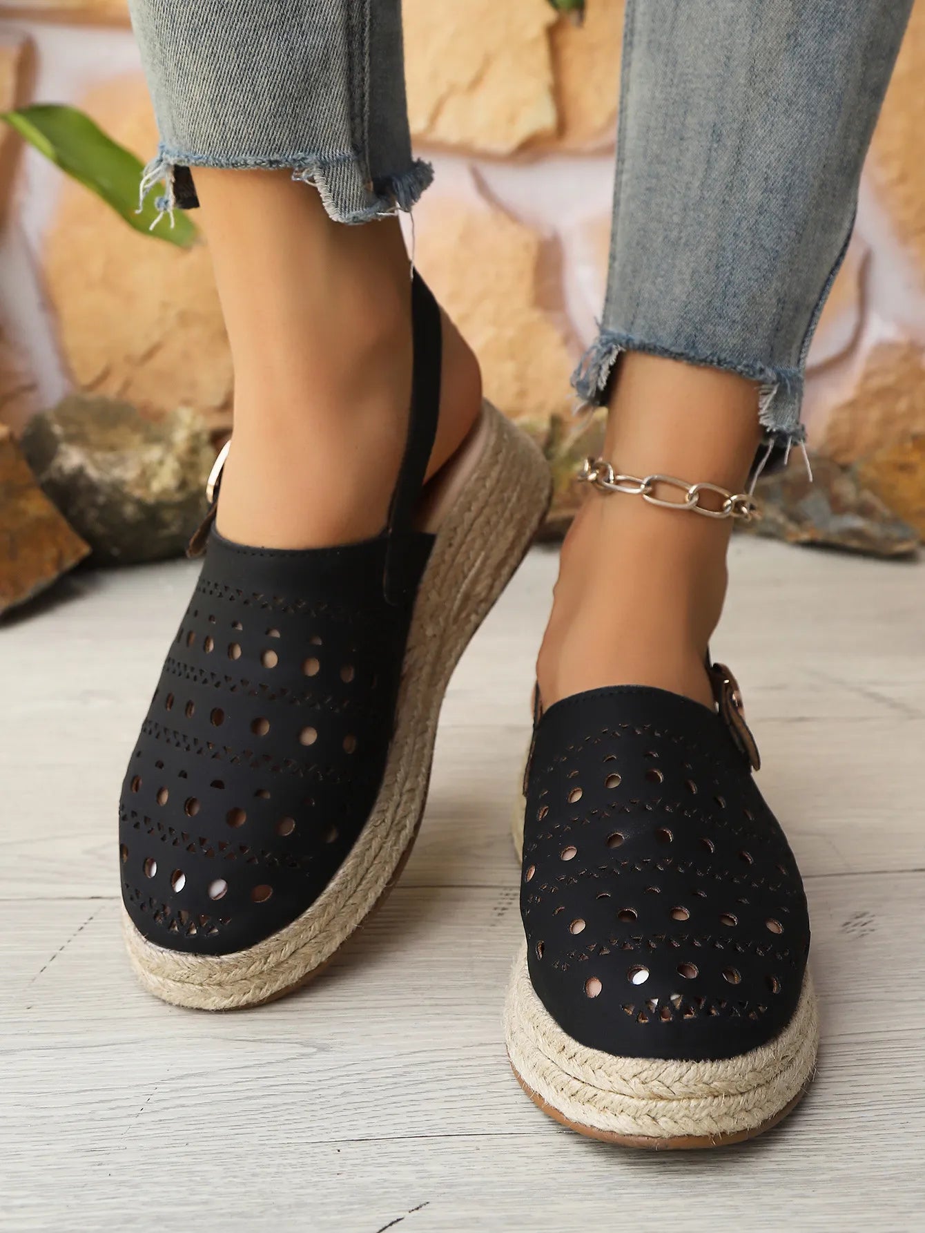 Hollow Out Platform Sandals in Black for Women
