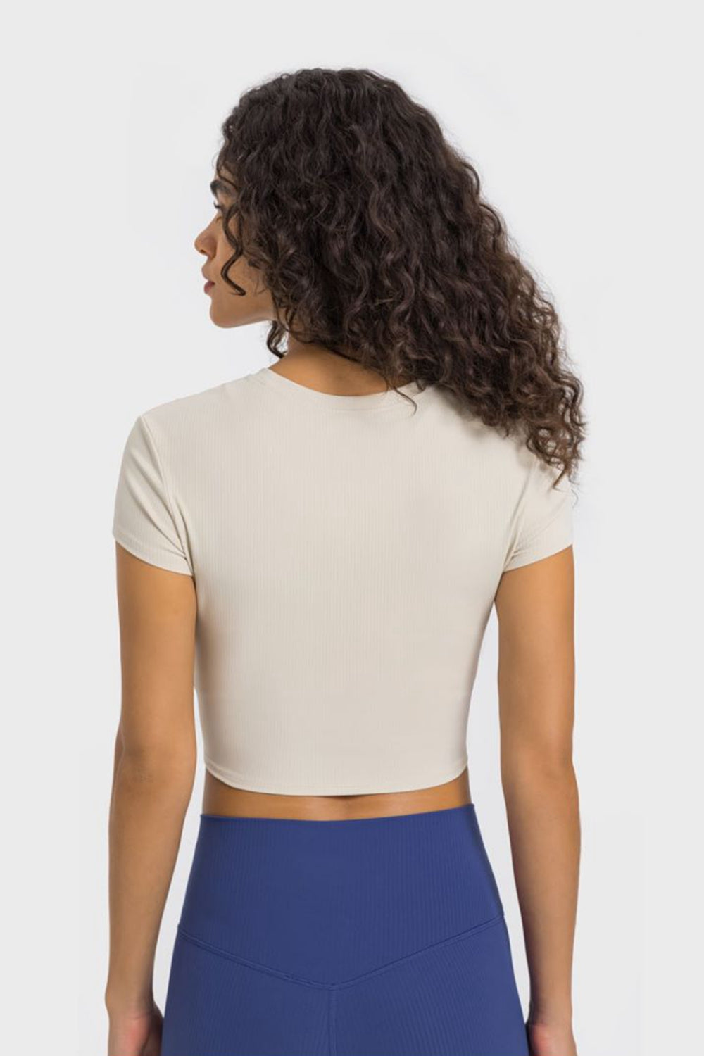 Round Neck Short Sleeve Cropped Sports T-Shirt in Red for Women