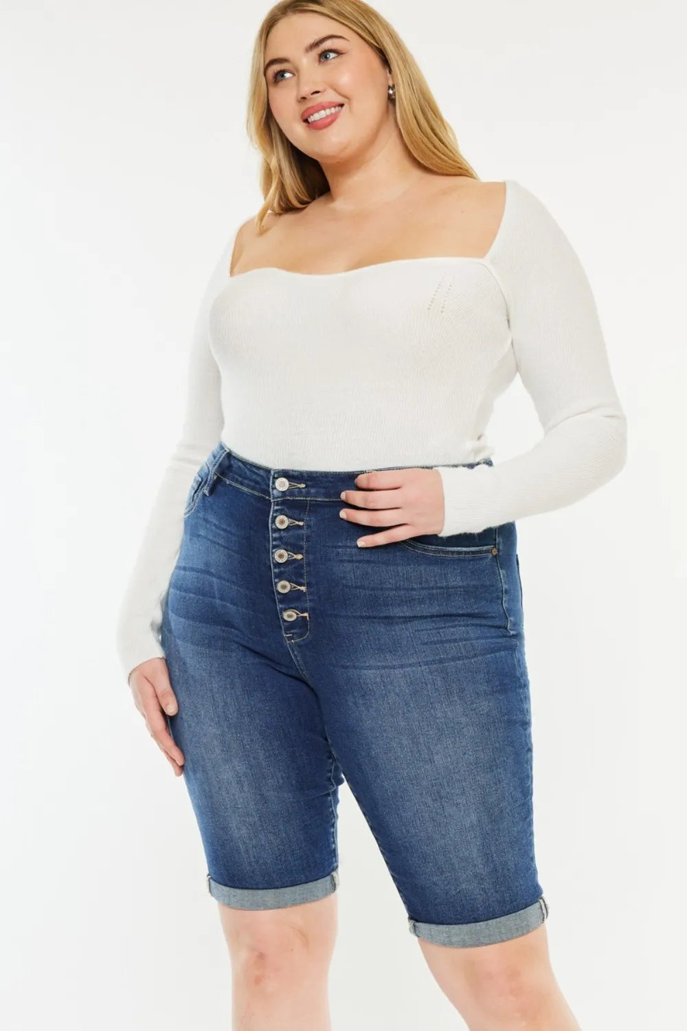 Plus Size Cats Whiskers Button Fly Denim Shorts in Medium for Women