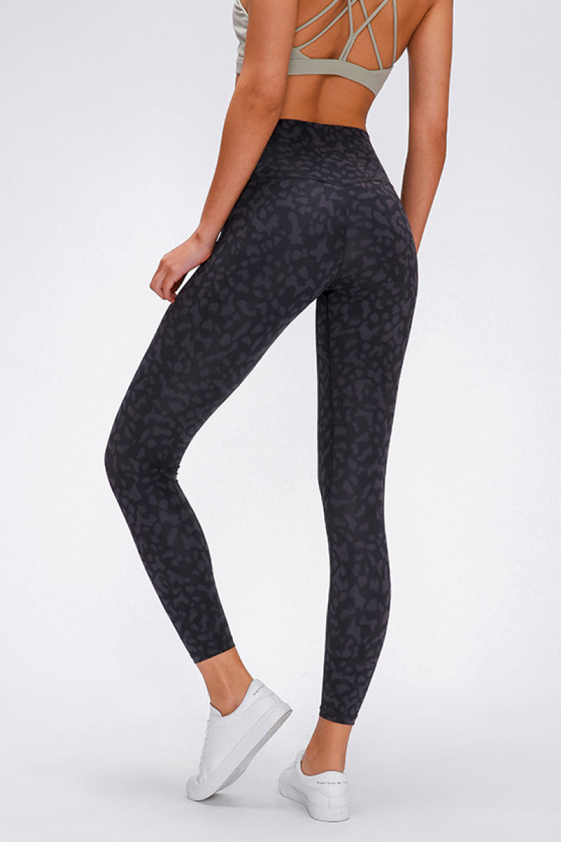 Wide Seamless Band Waist Sports Leggings in Mocha for Women