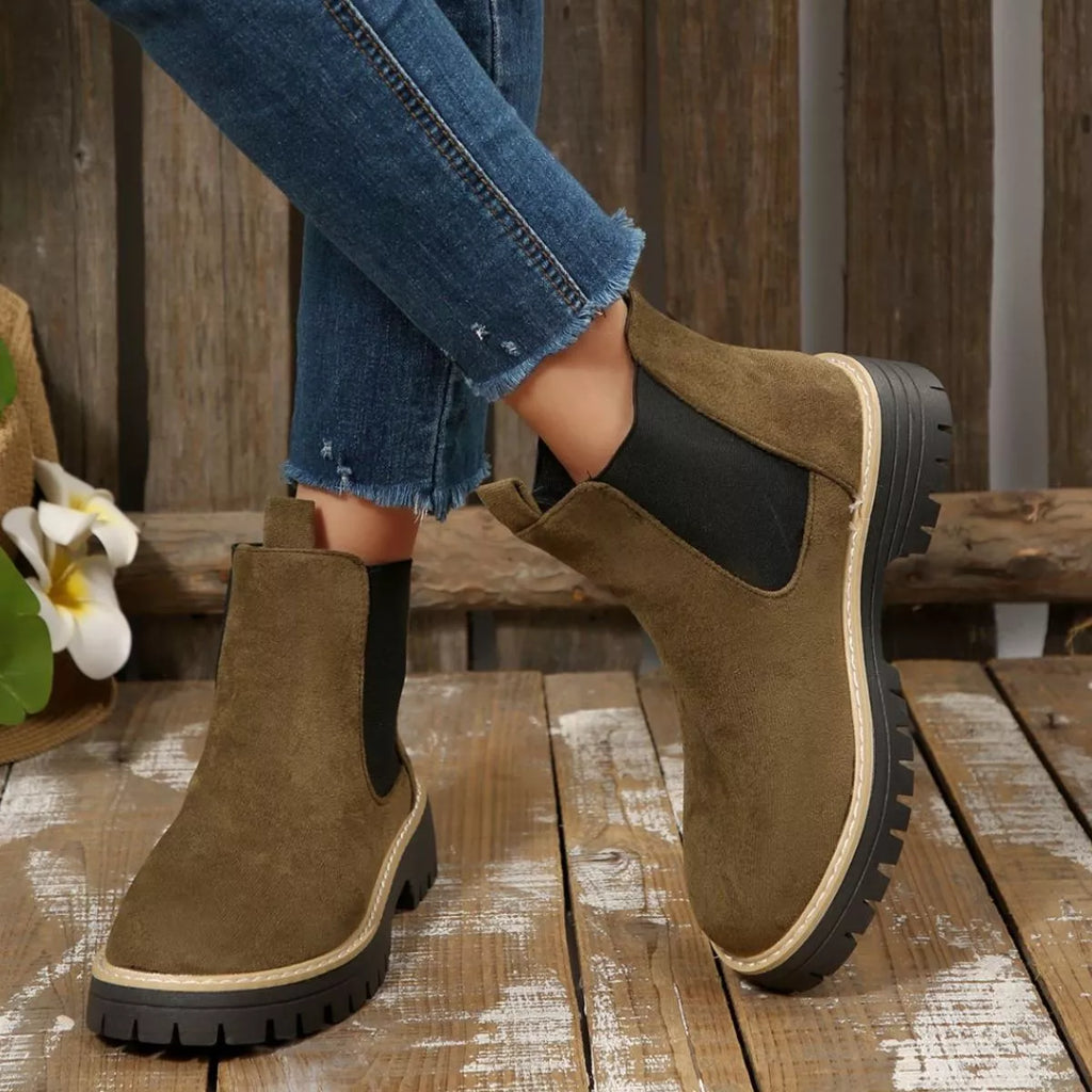 Round Toe Block Heels Boots in Classic in Gray for Women