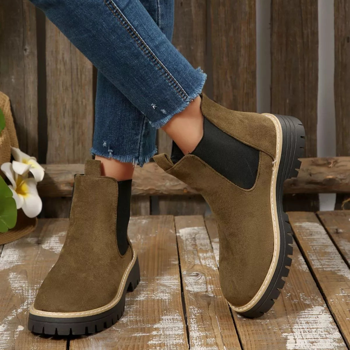 Round Toe Block Heels Boots in Classic in Gray for Women