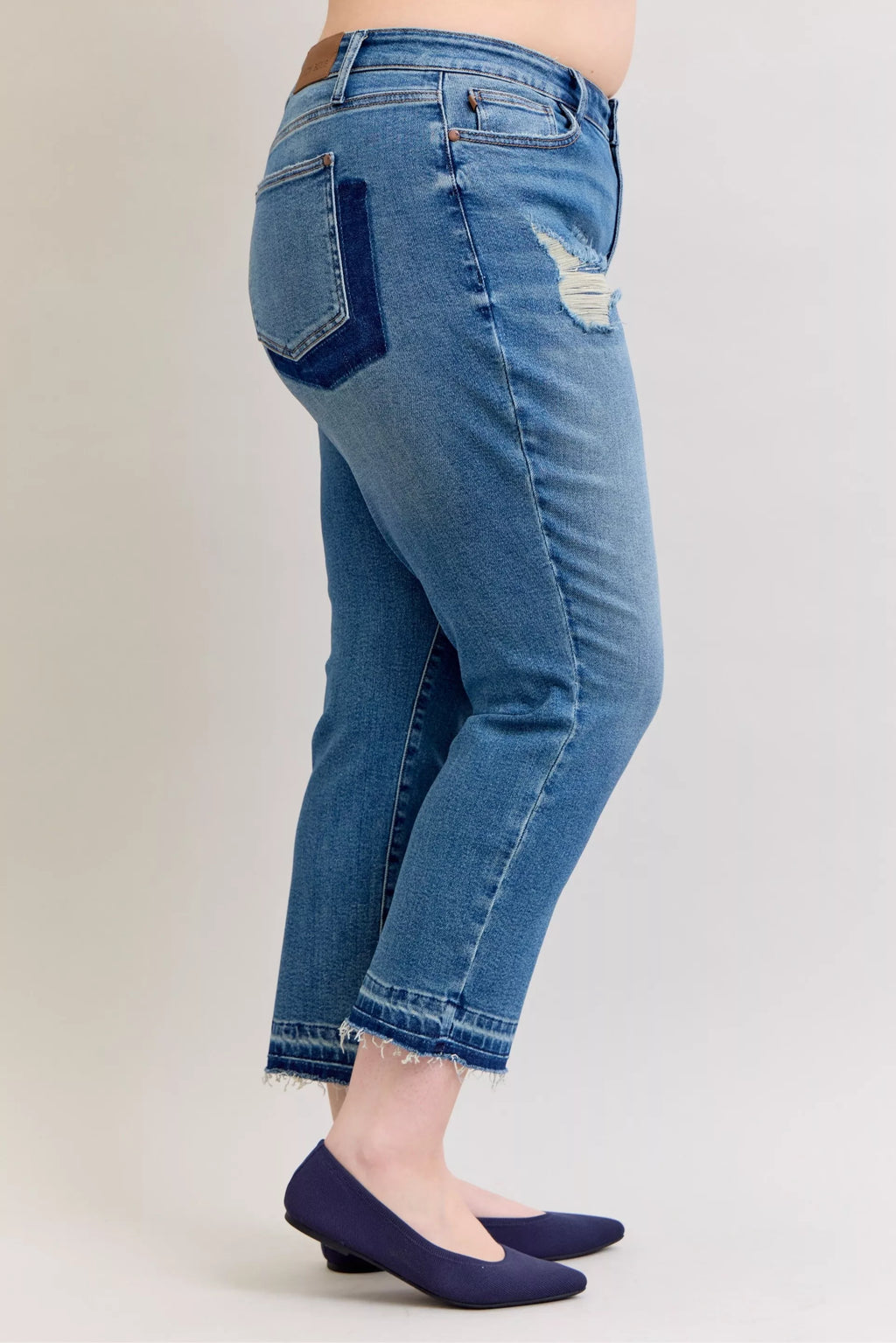 Mid Rise Bf Patch & Repair Destroy Release Hem Jeans Plus Size in Md for Women
