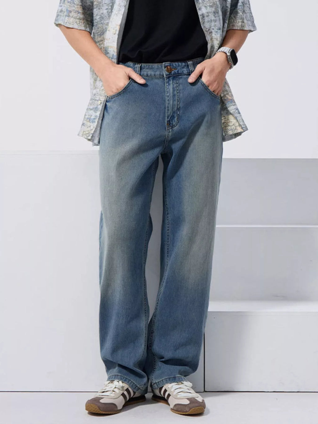 Vintage Wash Loose Fit Jeans in Medium Blue for Men