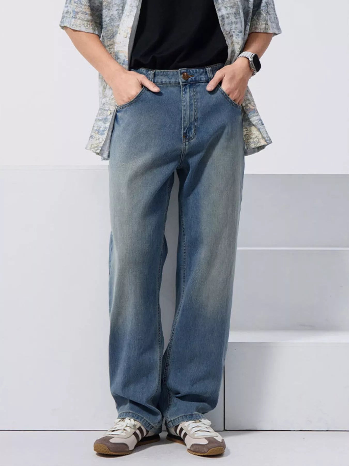 Vintage Wash Loose Fit Jeans in Medium Blue for Men