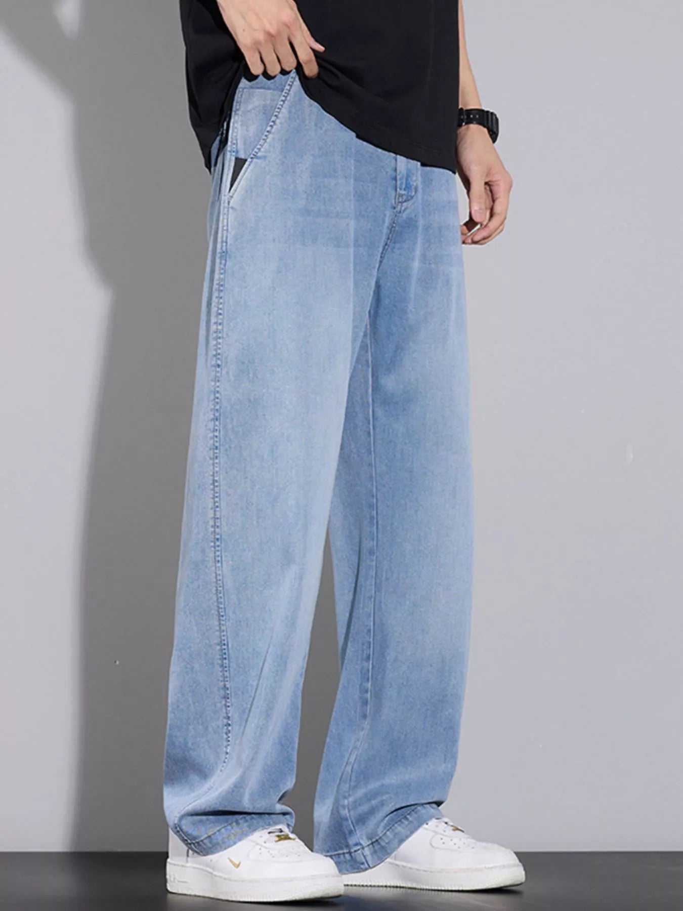 Wide Leg Relaxed Fit Jeans in Vintage Blue for Men