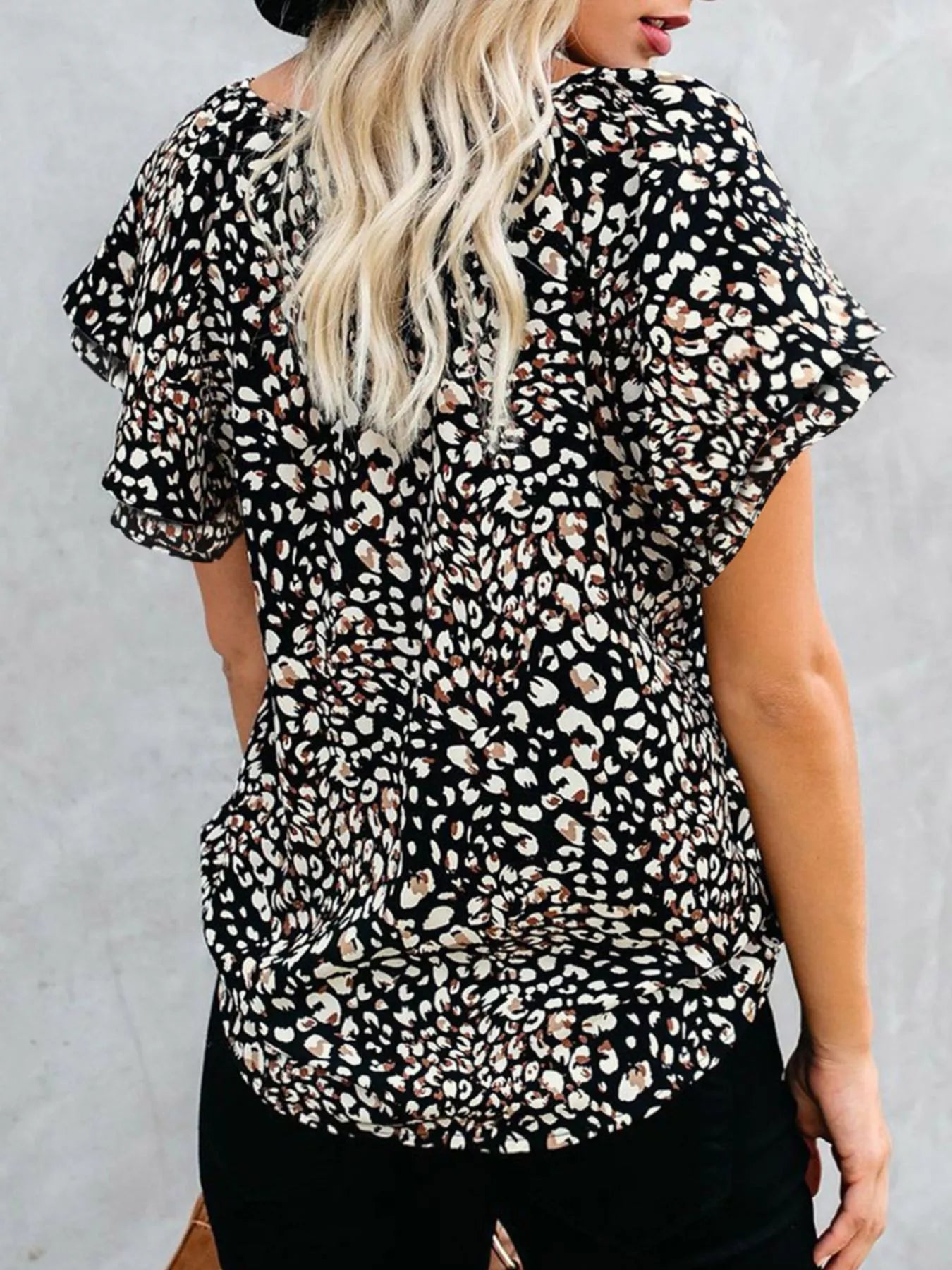 Floral Print V-Neck Shirt Plus Size in Black for Women