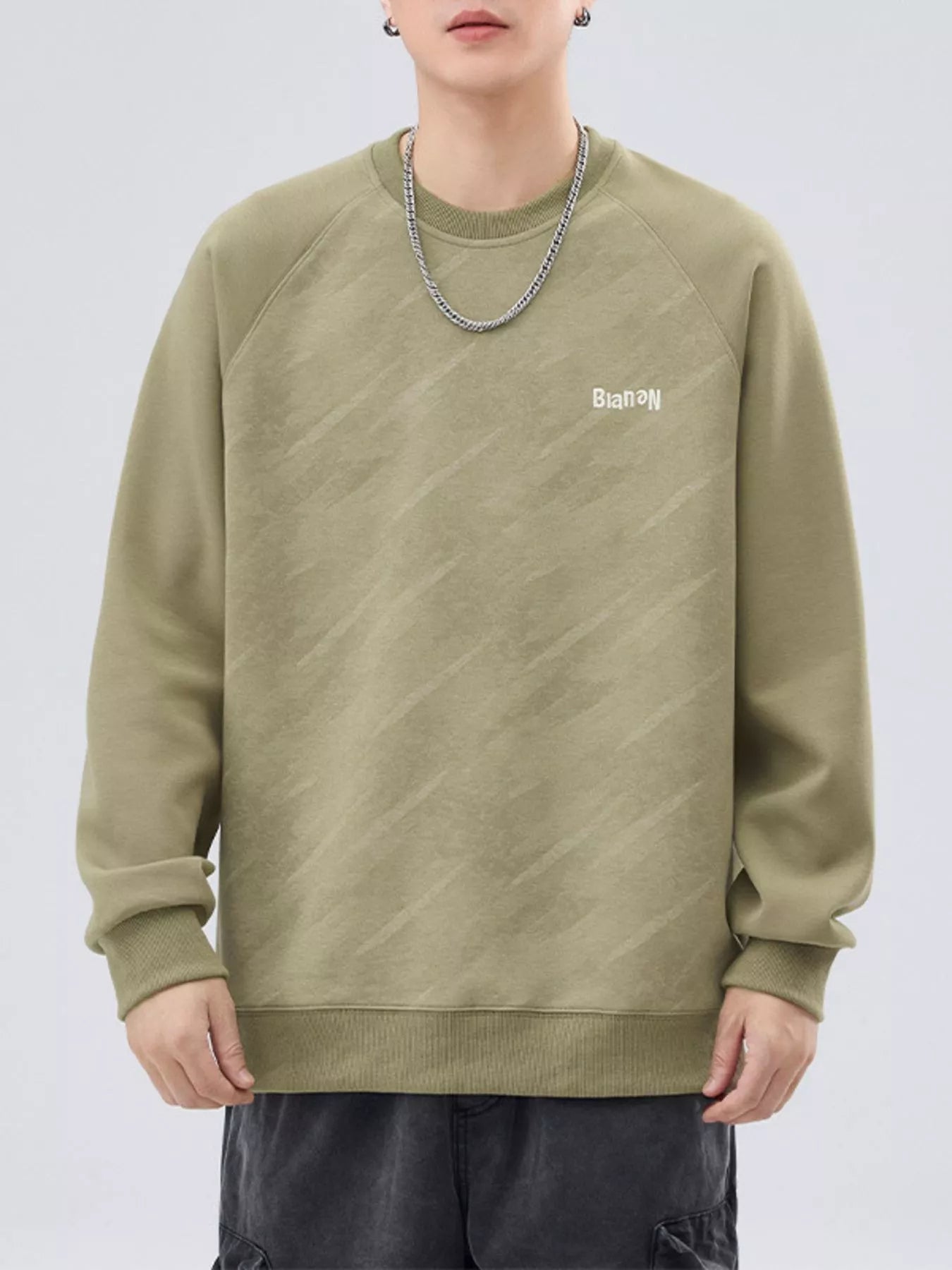 Plus Size Round Neck Raglan Sleeve Sweatshirt in Black for Men