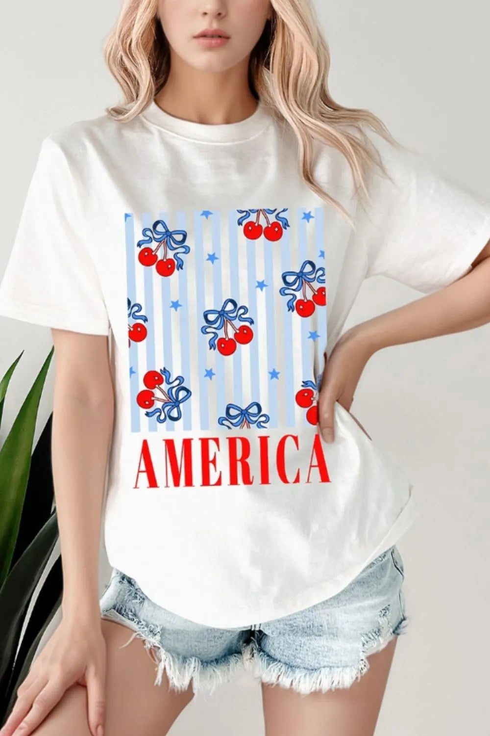 Bow Cherry America Graphic Crewneck Patriotic T-Shirt in White for Women