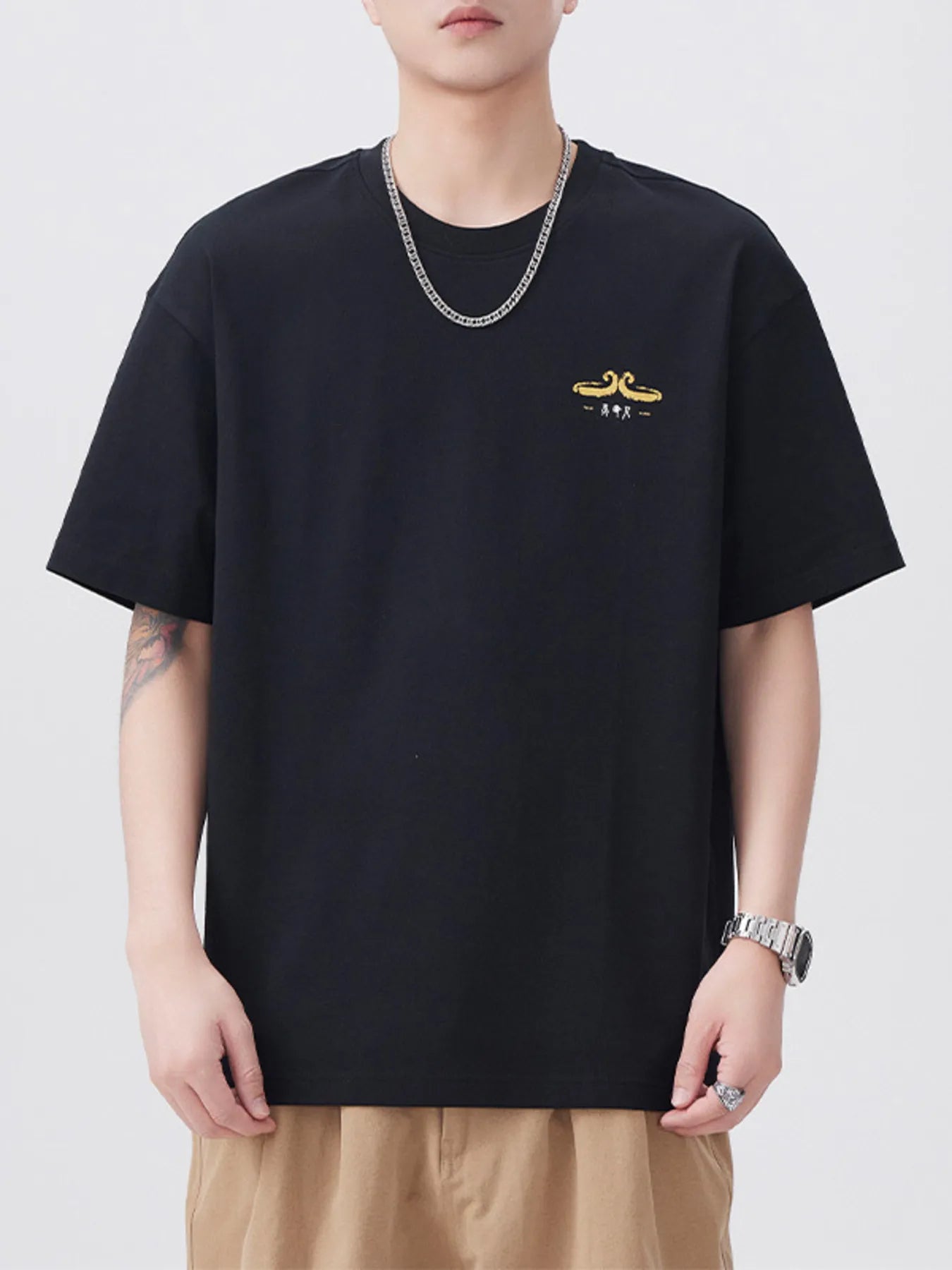 Plus Size Round Neck Short Sleeve T-Shirt in Relaxed in Black for Men