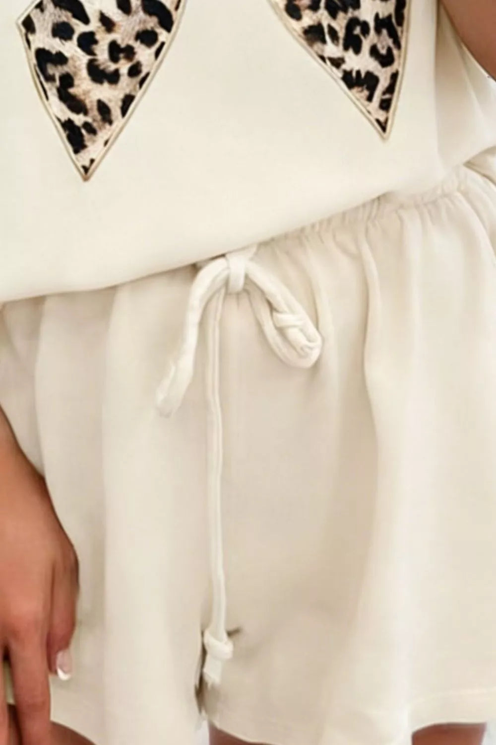 Leopard Bowknot Graphic Tee and Shorts Set in White for Women