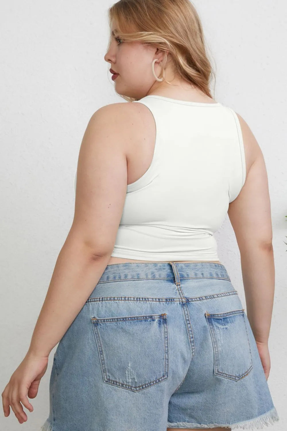 Plus Size Round Neck Slim Tank in Black in White for Women
