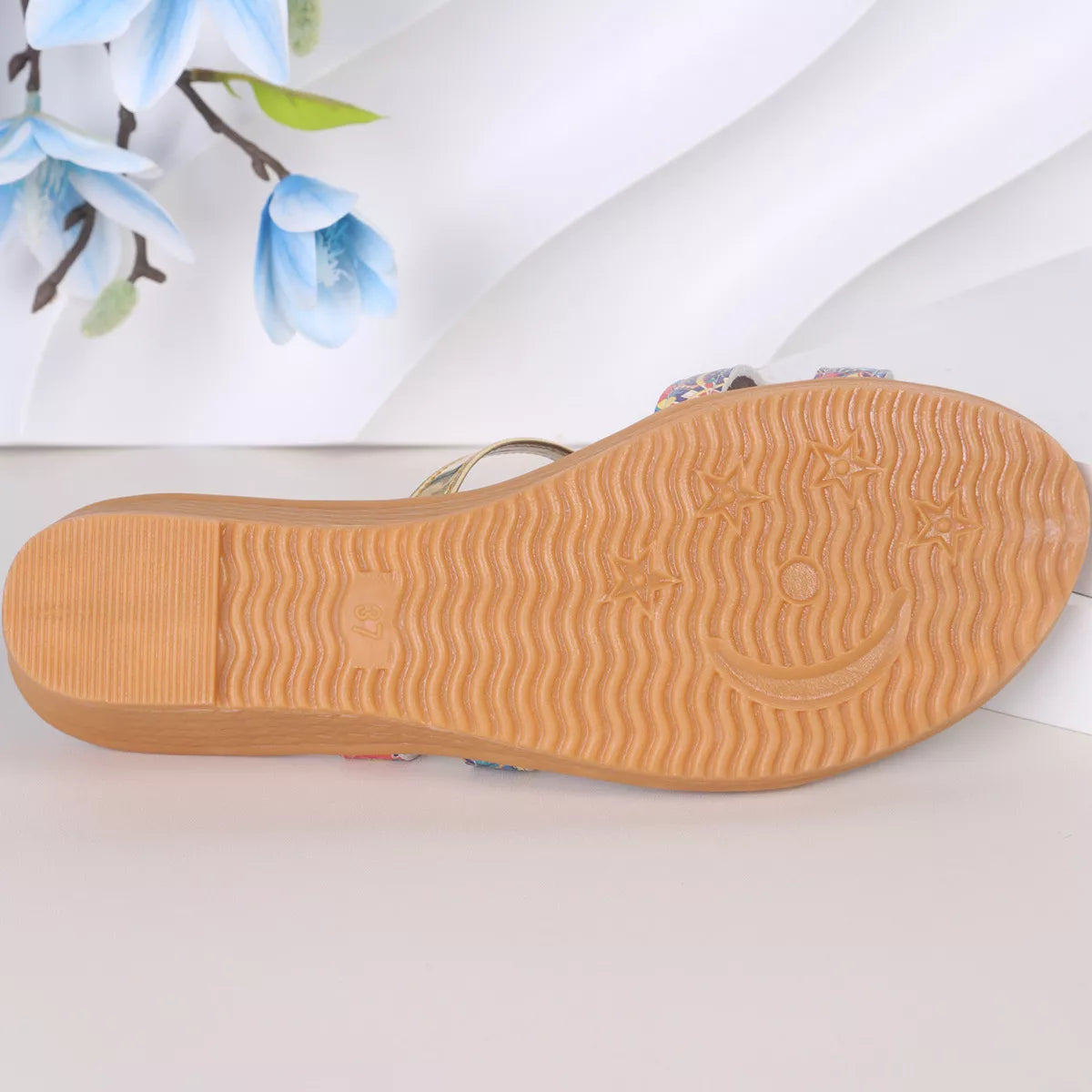 Open Toe Wedge Sandals in Red in White for Women