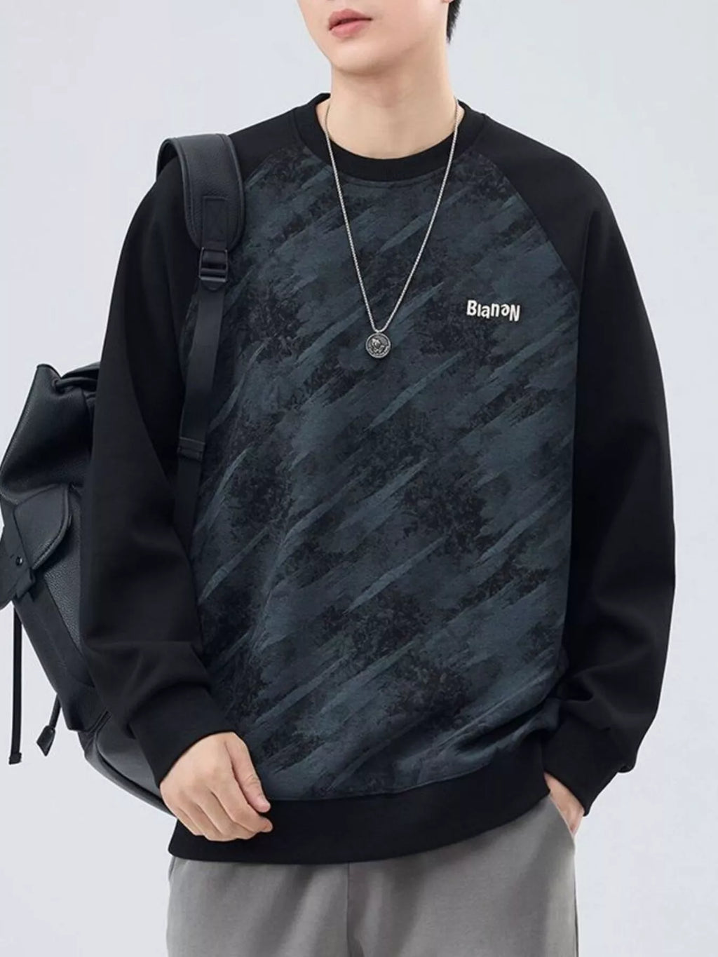 Plus Size Round Neck Raglan Sleeve Sweatshirt in Black for Men