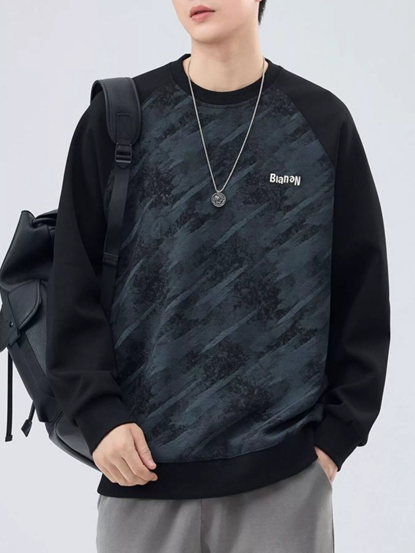 Plus Size Round Neck Raglan Sleeve Sweatshirt in Black for Men