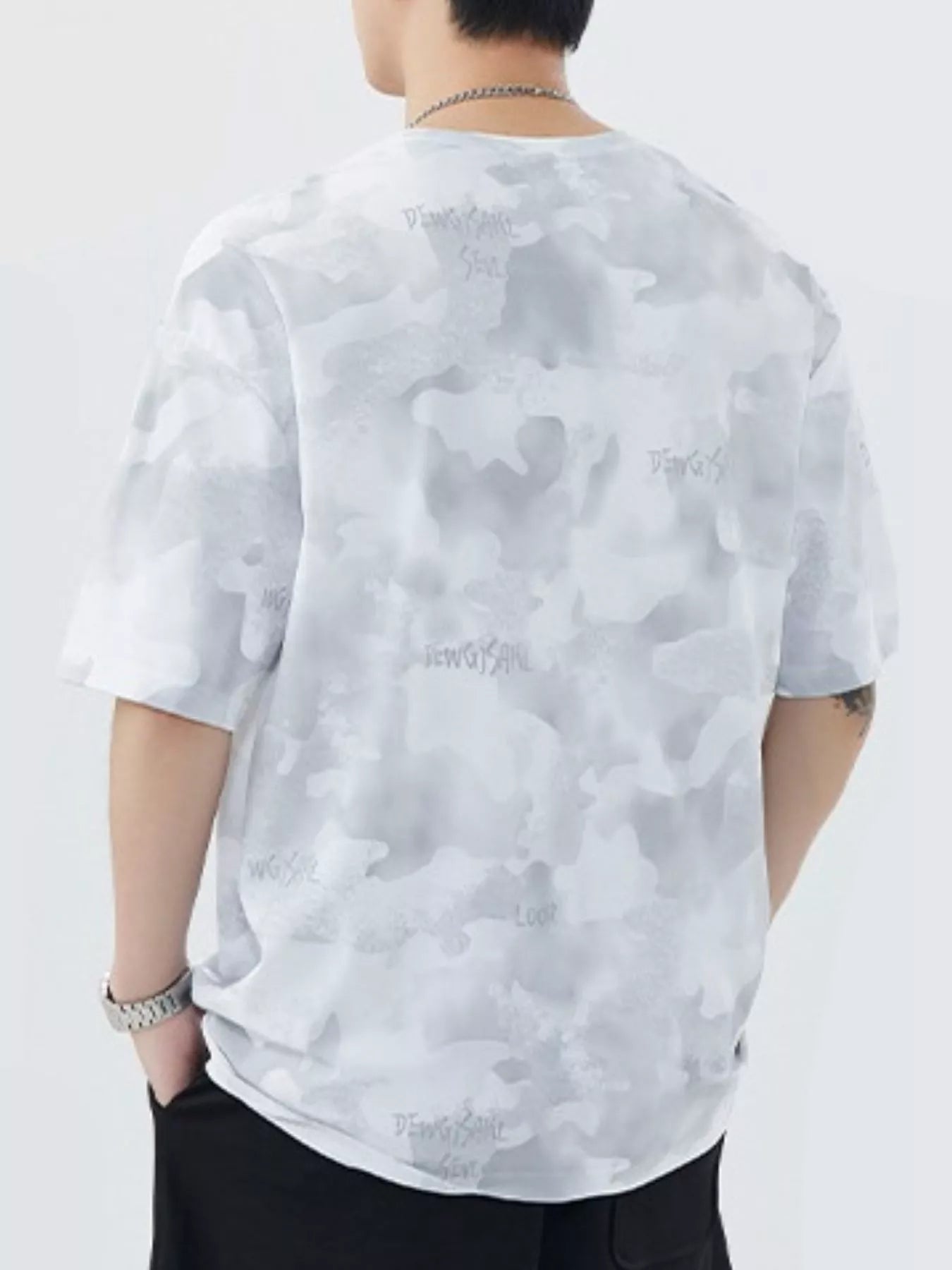 Plus Size Round Neck Relaxed Fit T-Shirt in Black for Men