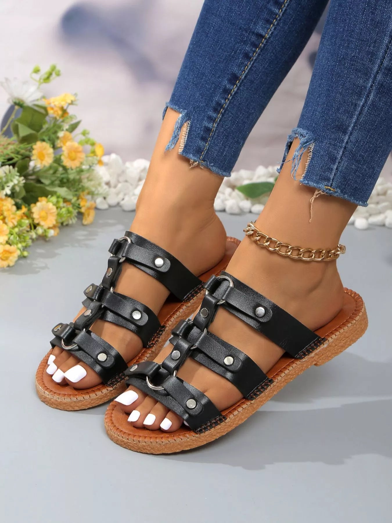 Open Toe Flats Sandals in White for Women