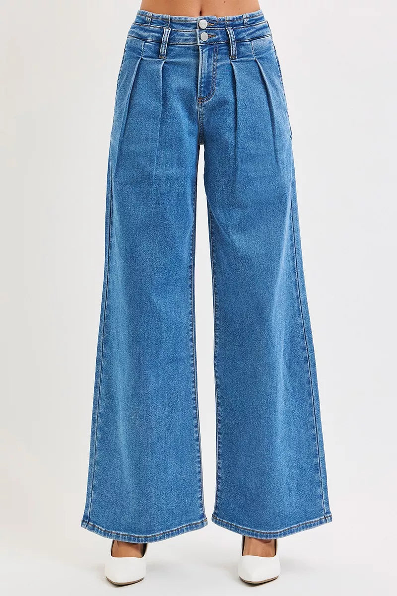 Mid Rise Fit Wide Leg with Pleated Detail Jeans Plus Size in Medium for Women